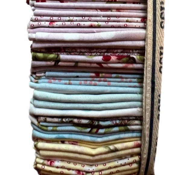Fabric Tower by Robyn Randolph-South Seas Imports (OOP) - Picture 6 of 9
